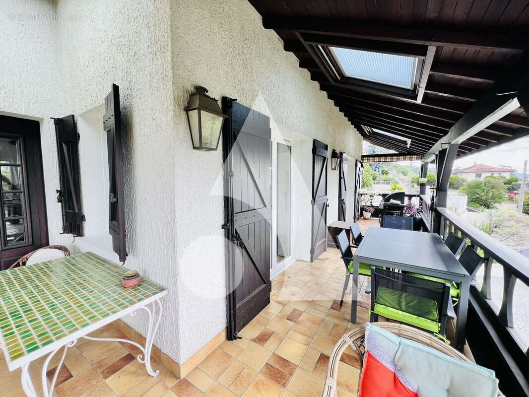 Belle maison avec piscine sur la côtière à Neyron - photo 6