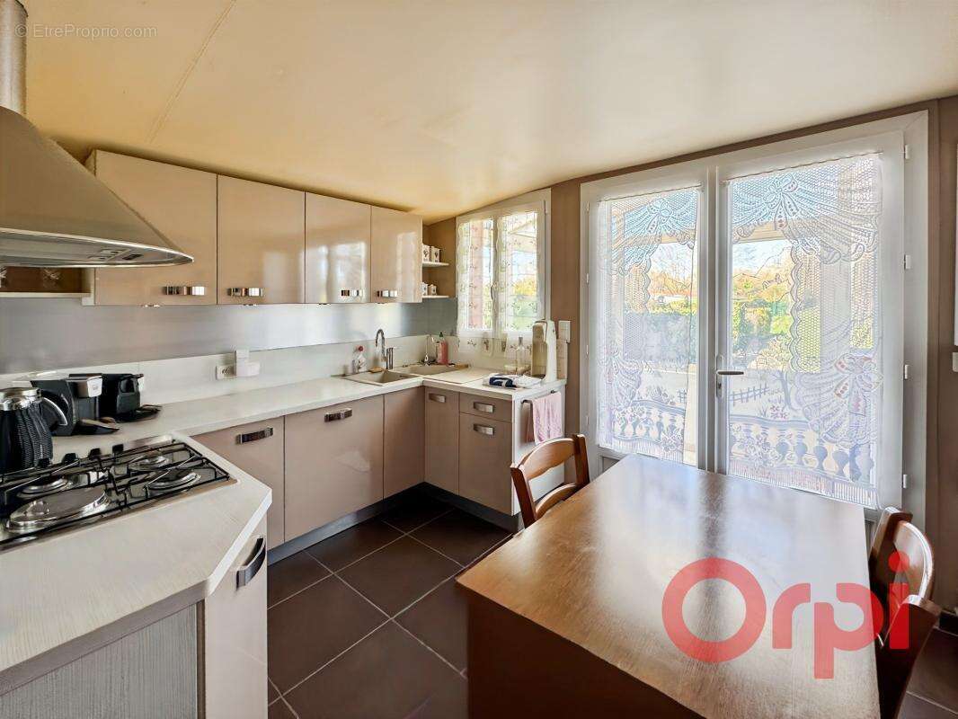 Maison à CHALIVOY-MILON