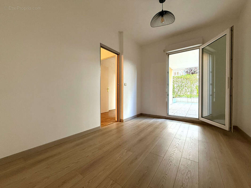 Appartement à MONTROUGE