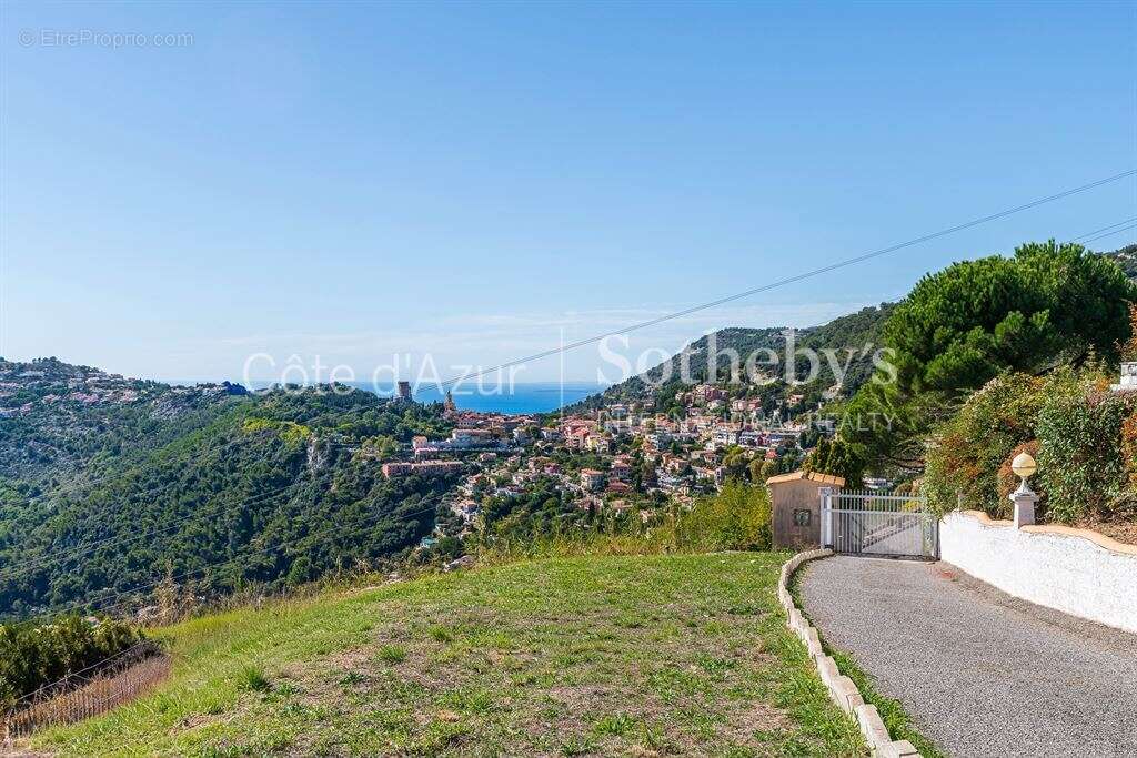 Appartement à LA TURBIE