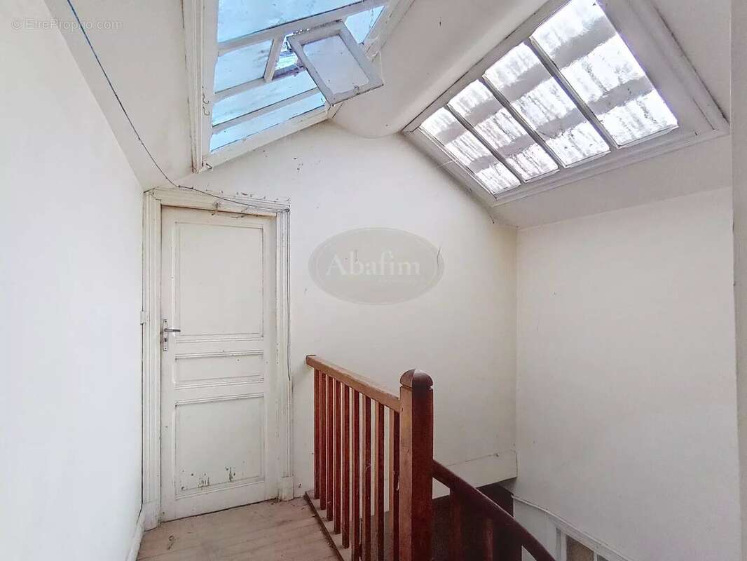 Appartement et local commercial - photo 17