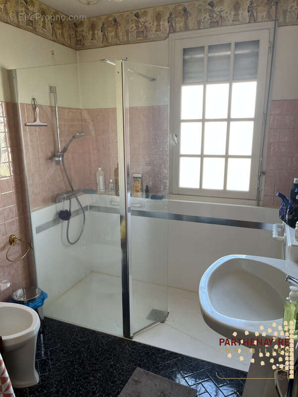 Chambre rdc - Maison à PARTHENAY