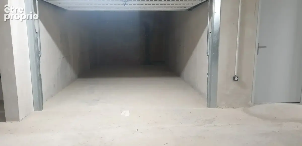 Photo Parking à Vence au prix de 36 000€