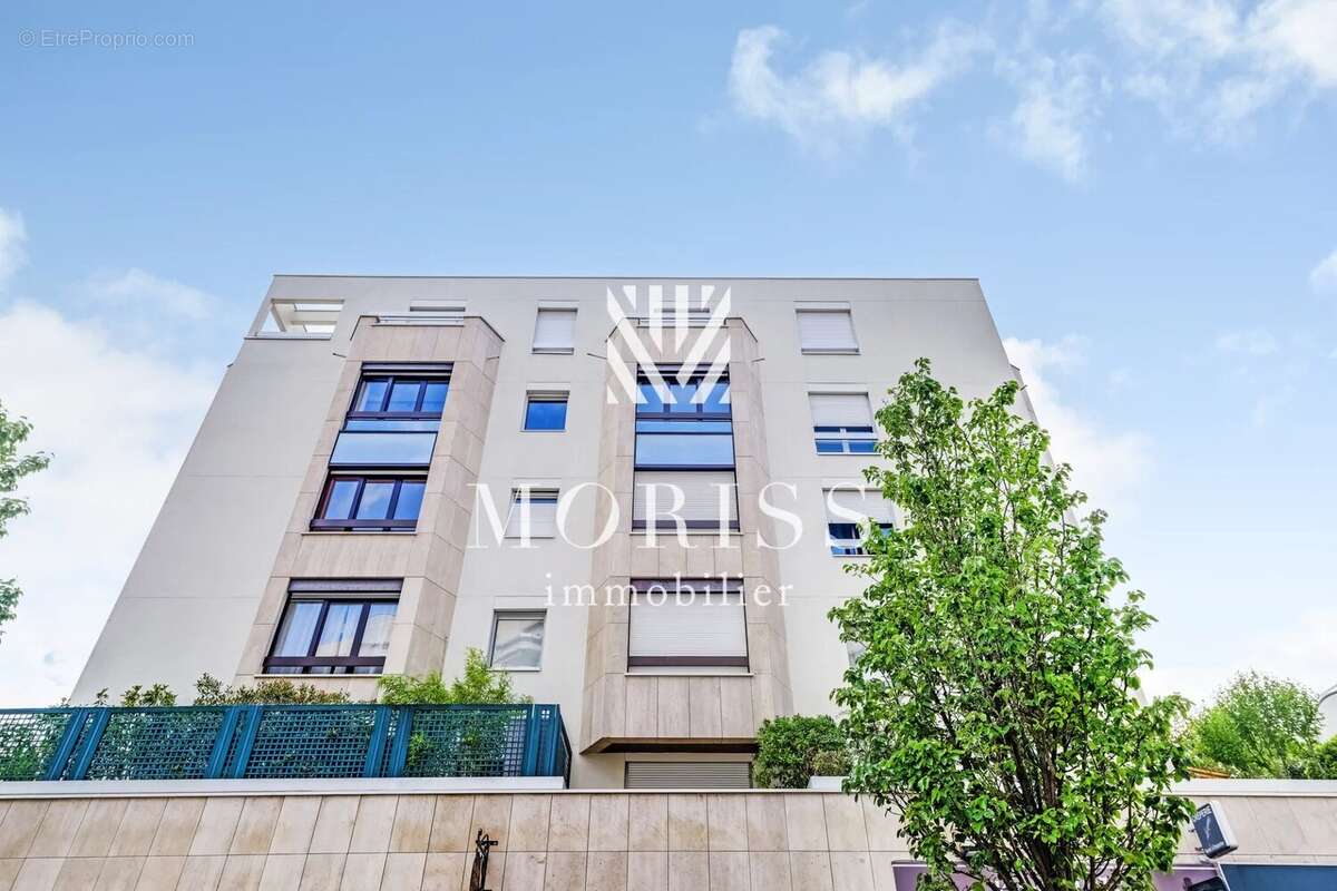 Appartement à COURBEVOIE