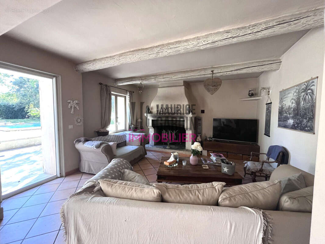 Maison à PERNES-LES-FONTAINES