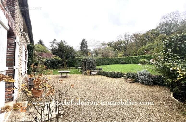 Maison à LORREZ-LE-BOCAGE-PREAUX