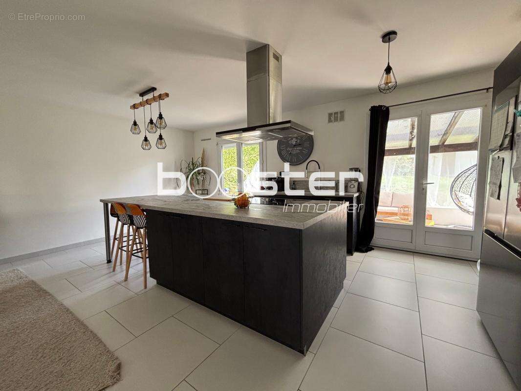 Maison à SAINT-YRIEIX-LA-PERCHE