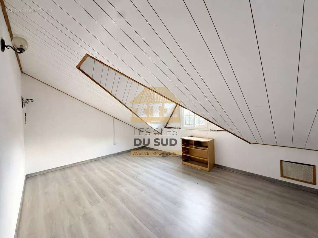 À vendre - maison de type t7  de 210 m² environ - saint-joseph - 197 000€ - photo 4