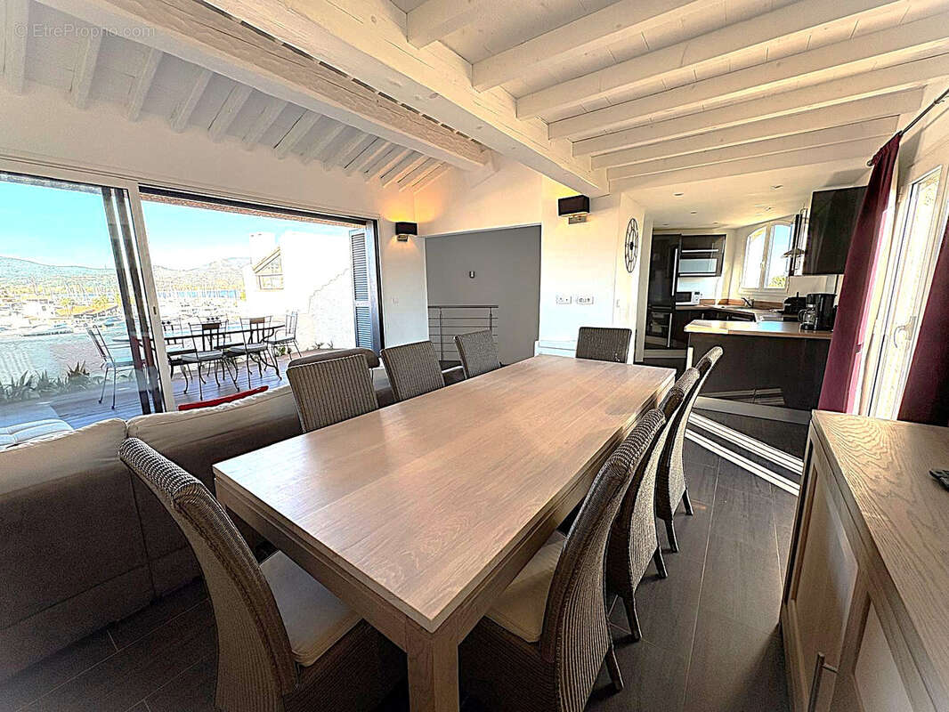 Appartement à COGOLIN