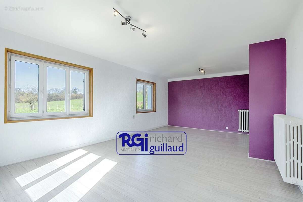 Maison à LES ABRETS