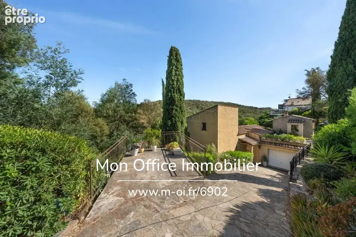 Référence : 6902-JDO - Villa provençale de charme avec piscine, studio indépendant et aperçu mer ! - photo 16