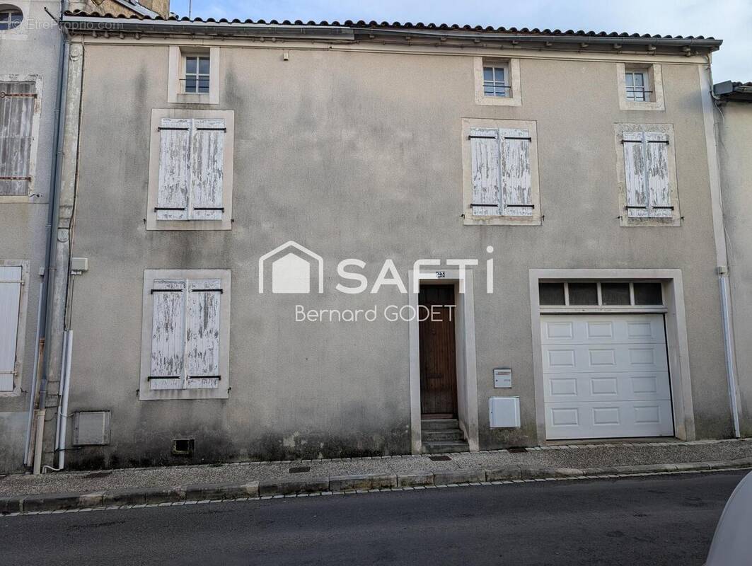 Photo 1 - Maison à RUFFEC