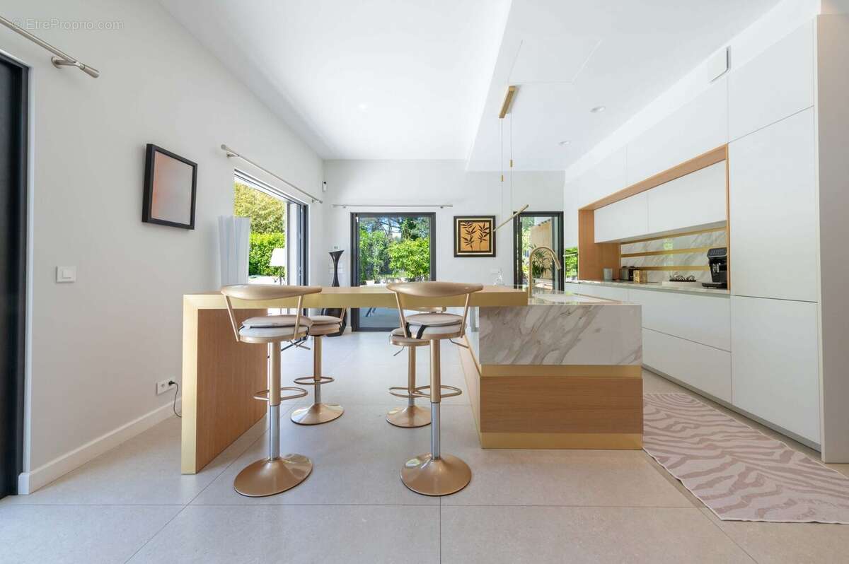 Maison à MOUGINS