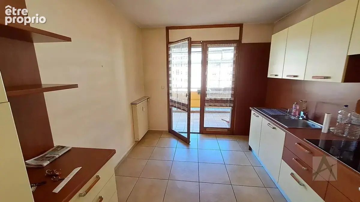 CHAMBERY- T3 avec balcon et parking - photo 6