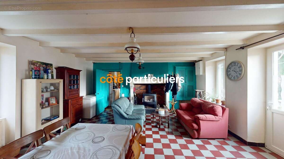 Maison à BAZOGES-EN-PAREDS