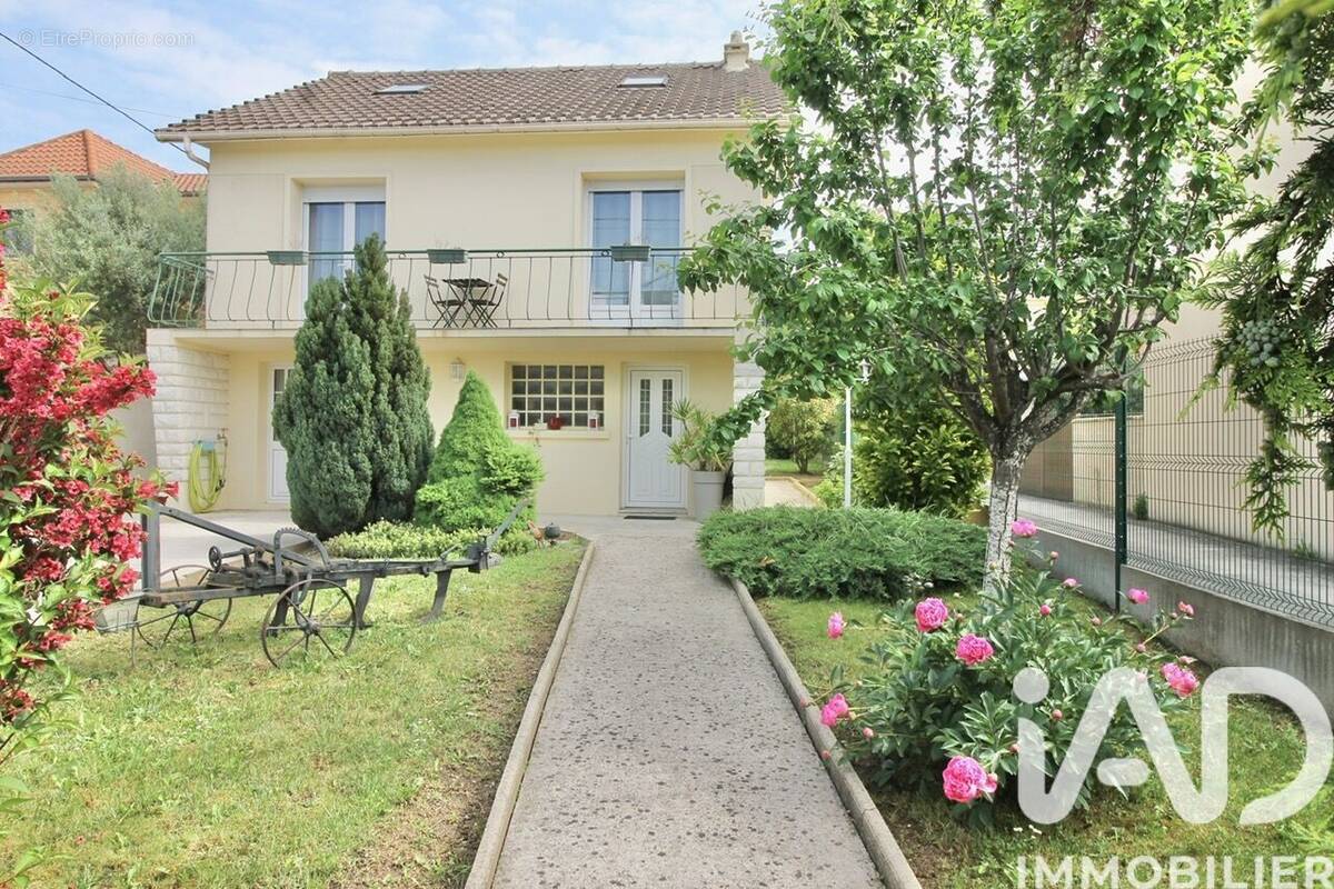 Photo 1 - Maison à CHILLY-MAZARIN