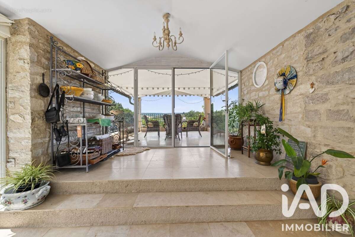 Maison 229 m² à Dauphin  - photo 5