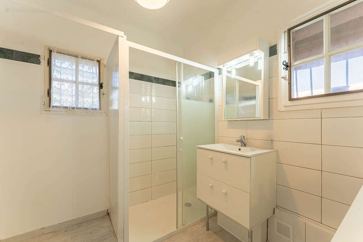 Maison à CHATEAUNEUF-LES-MARTIGUES