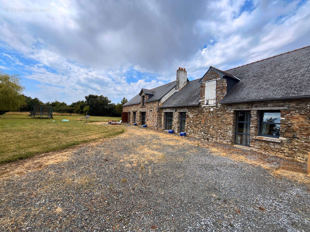 Maison à LA ROUXIERE