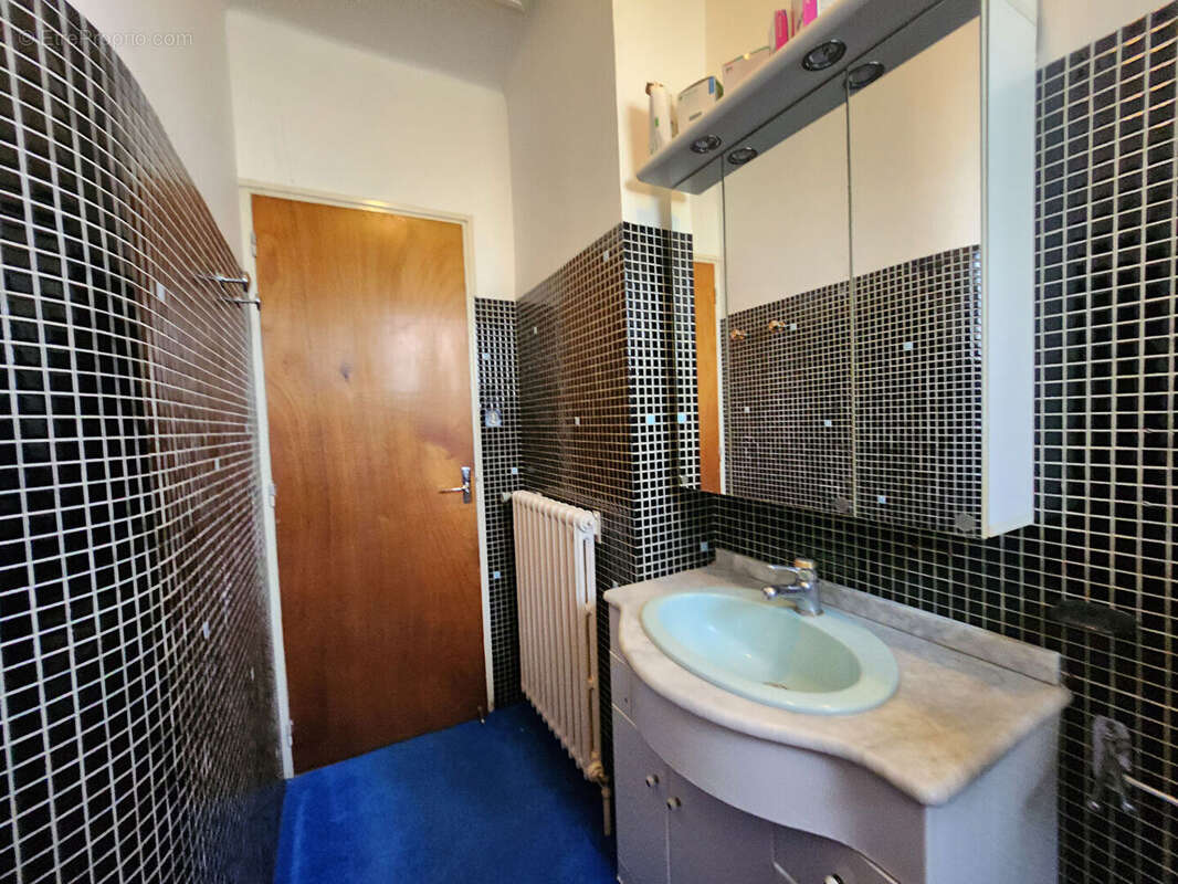 Maison à CHATEAUNEUF-DE-GADAGNE