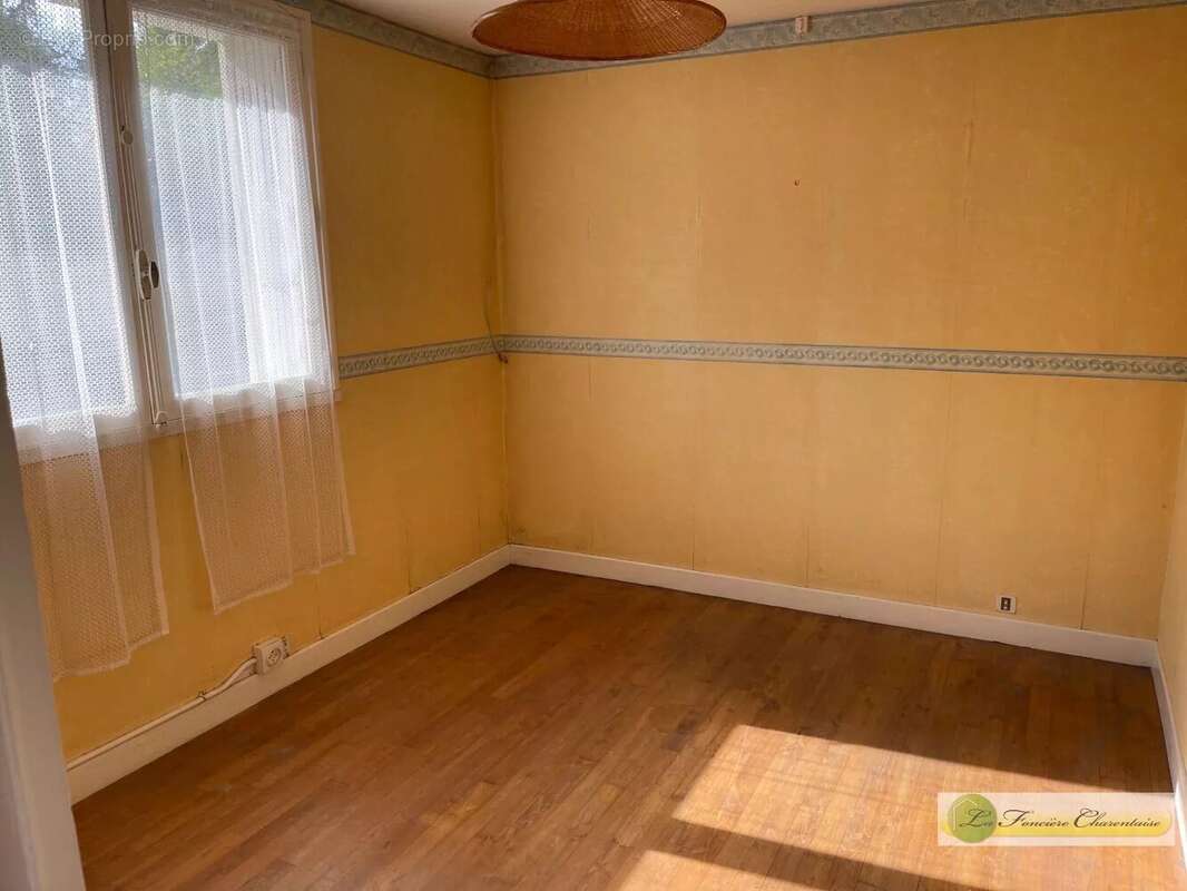 Maison à SAINT-FRAIGNE