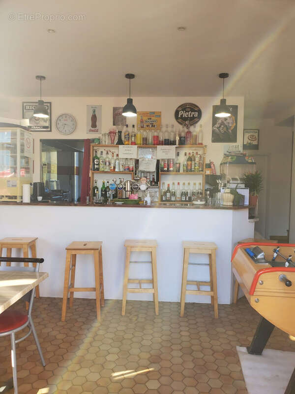 À vendre à Arcens (Ardèche) — Murs et fonds de commerce : bar, restaurant, chambres d'hôtes - photo 4