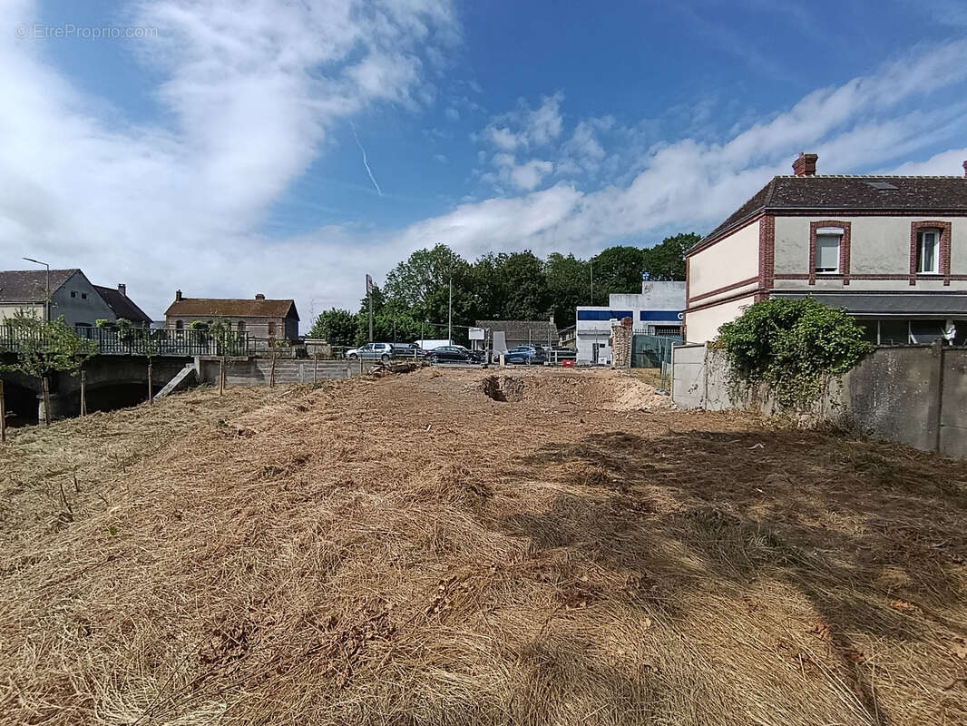 Terrain à bâtir de 435 m2 viabilisé avec accès à l’Eure - photo 3