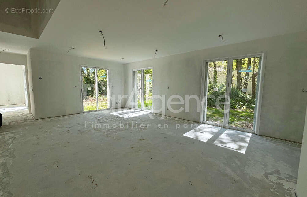 Maison à SAINT-GEORGES-DE-DIDONNE