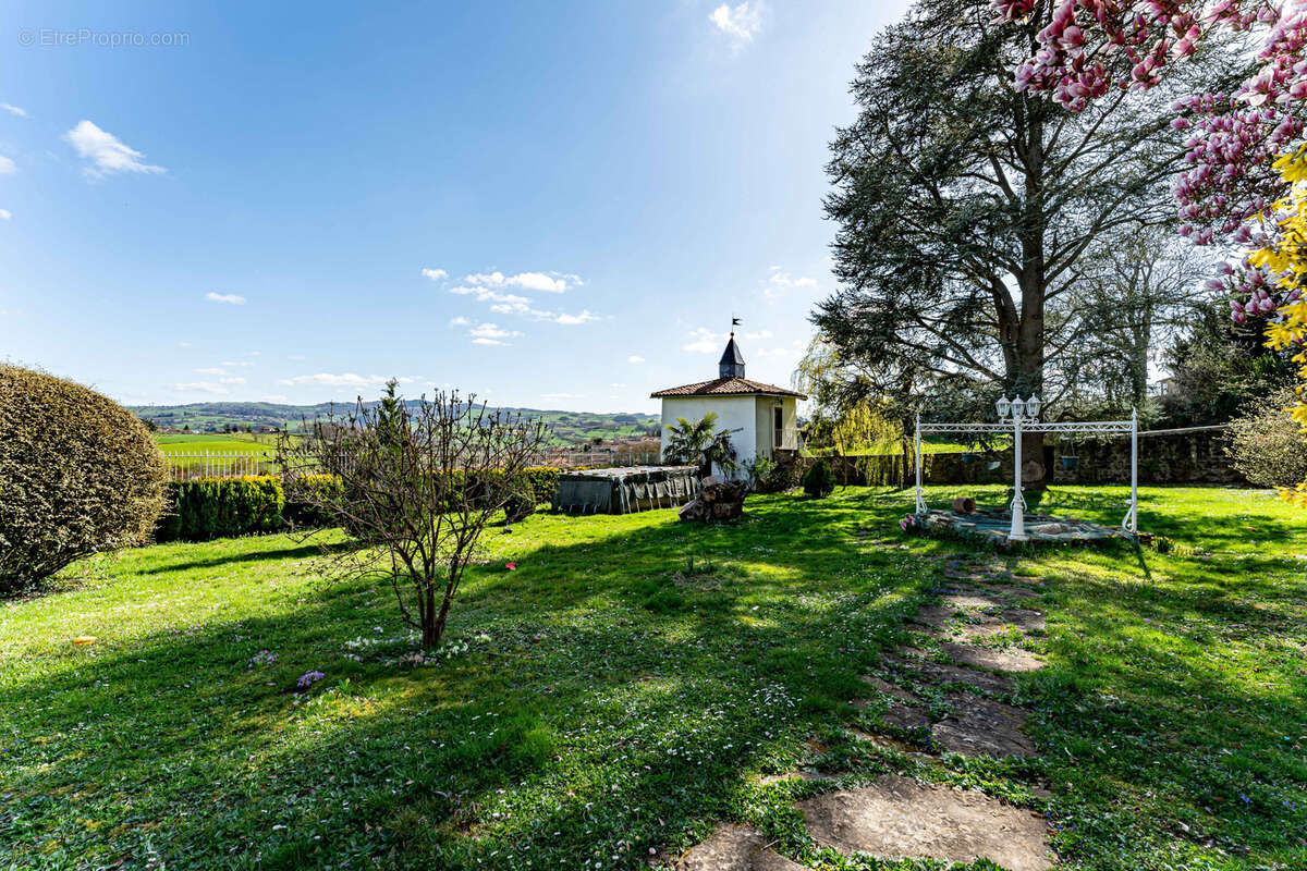 Maison à SAINT-SYMPHORIEN-SUR-COISE