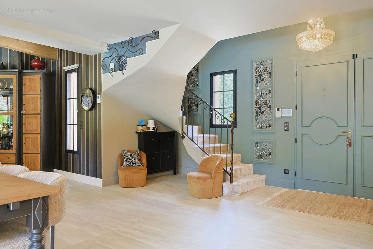 Maison à SOLLIES-TOUCAS