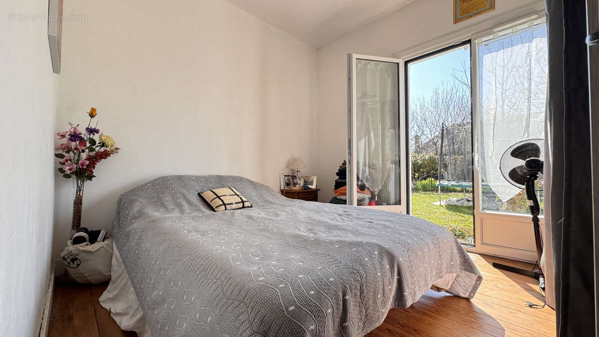 Maison à BARBEZIEUX-SAINT-HILAIRE