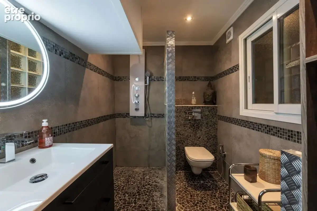 Nice Le Port- Grand studio rénové – Location saisonnière autorisée - photo 4