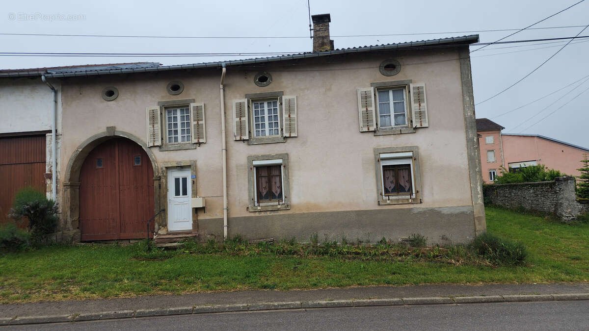 Maison à CLEZENTAINE