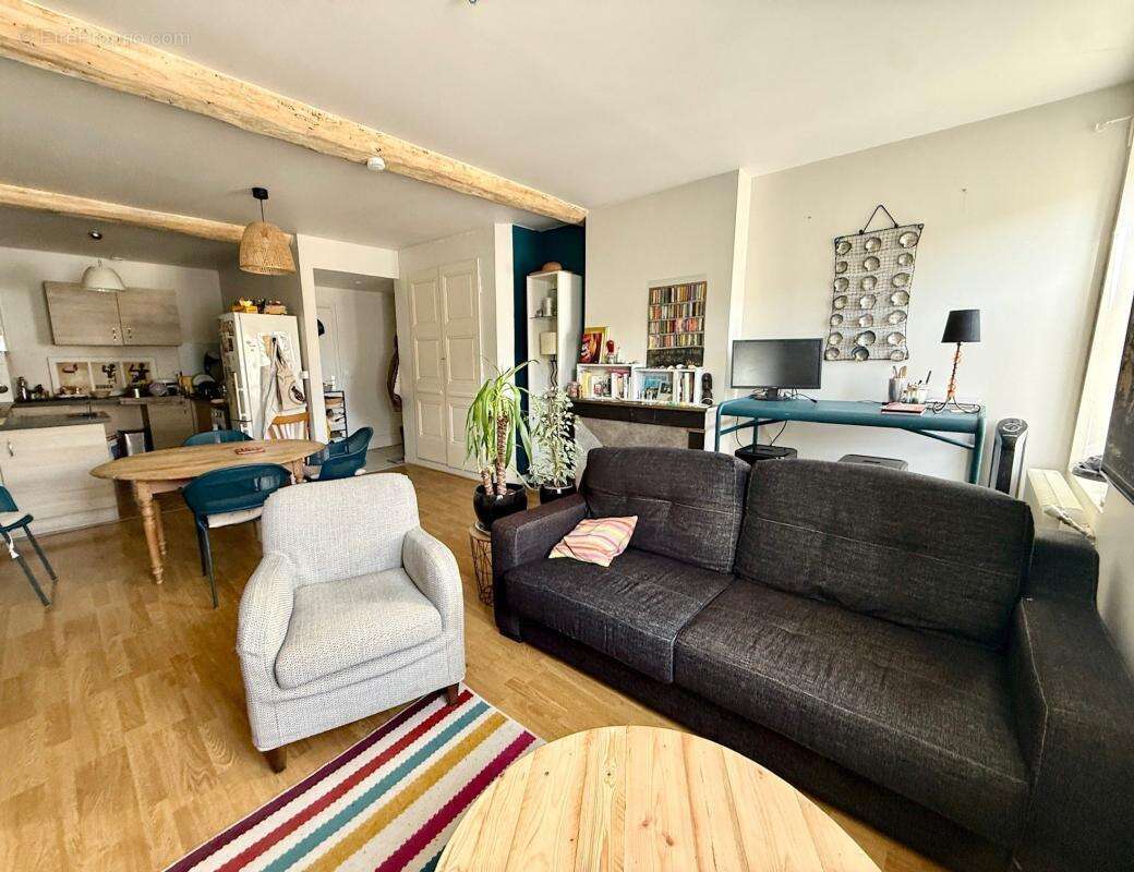 Appartement à FONTAINES-SUR-SAONE