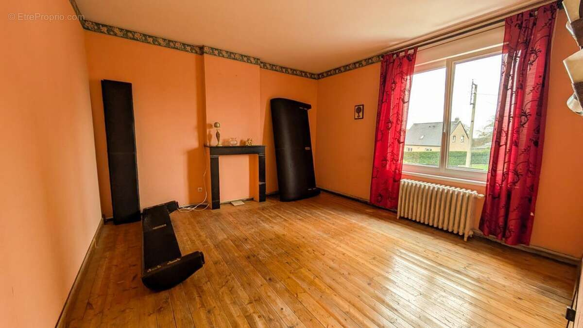 Maison à GOUZEAUCOURT