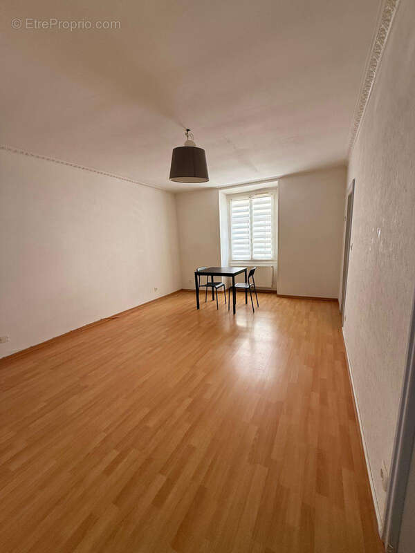 Appartement à LA FERTE-ALAIS