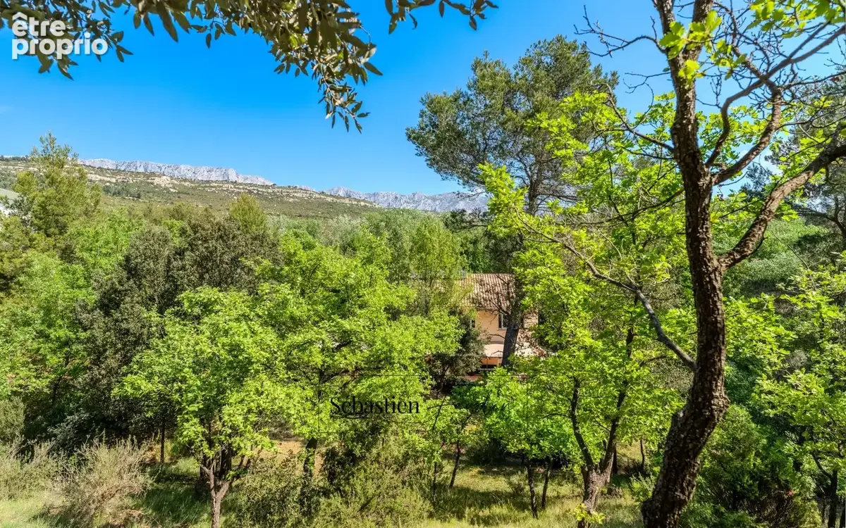 Domaine à vendre à Rousset à 15 minutes d'Aix-en-Provence - 8 000 m² - plusieurs logements - 262 m² habitables - calme absolu -  - photo 63