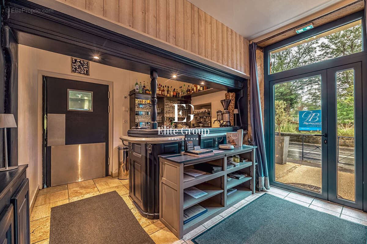 Commerce à SARLAT-LA-CANEDA