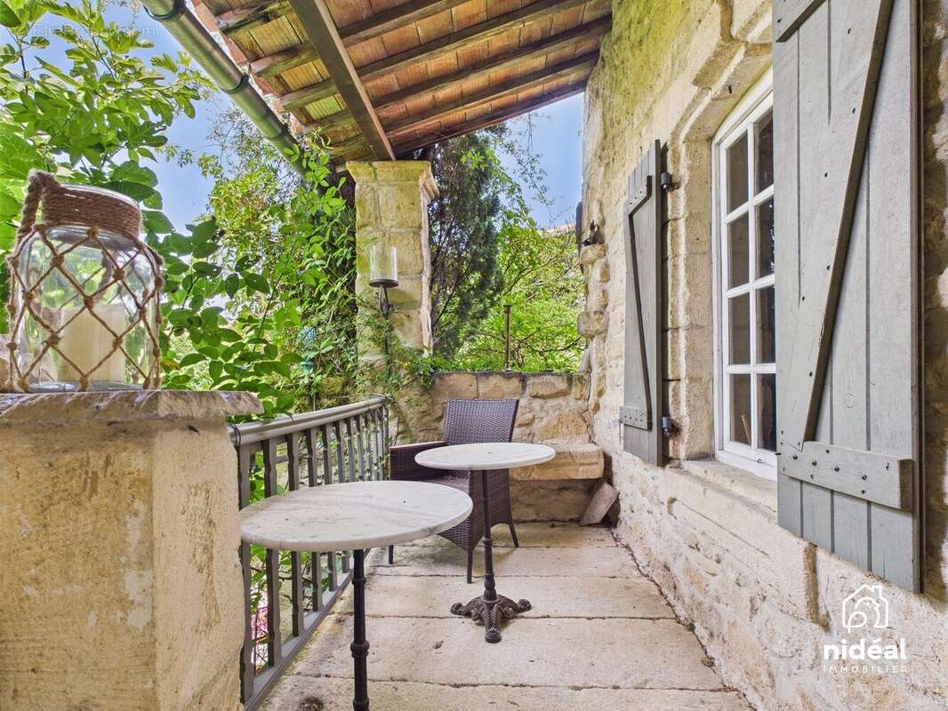 Maison à AUJARGUES