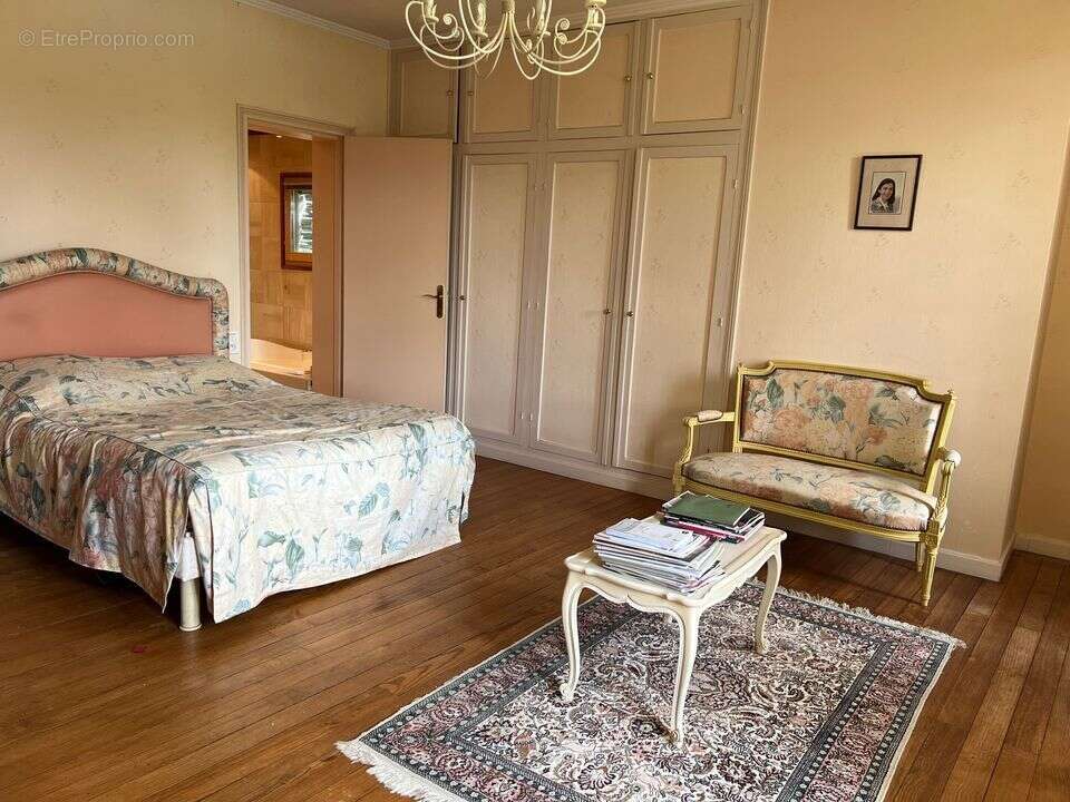 Maison 200 m² à Saint-Denis-De-Pile  - photo 25