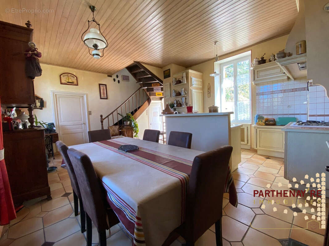 Maison à PARTHENAY