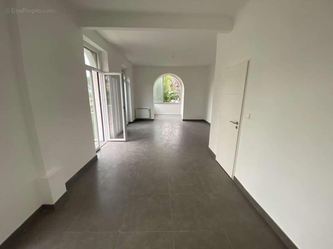 Appartement à SAINT-CYR-SUR-MER