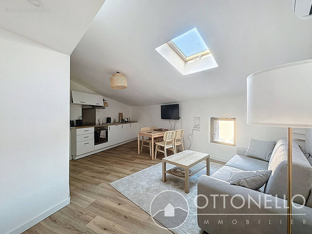 Appartement à ROQUEBRUNE-SUR-ARGENS