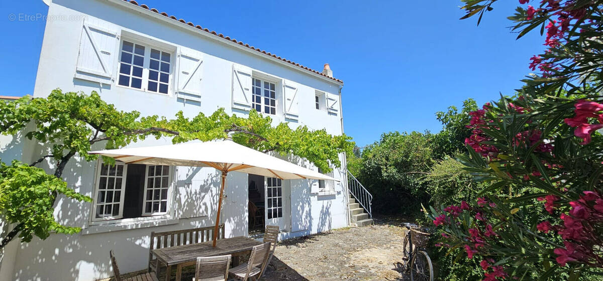 Maison à LES PORTES-EN-RE