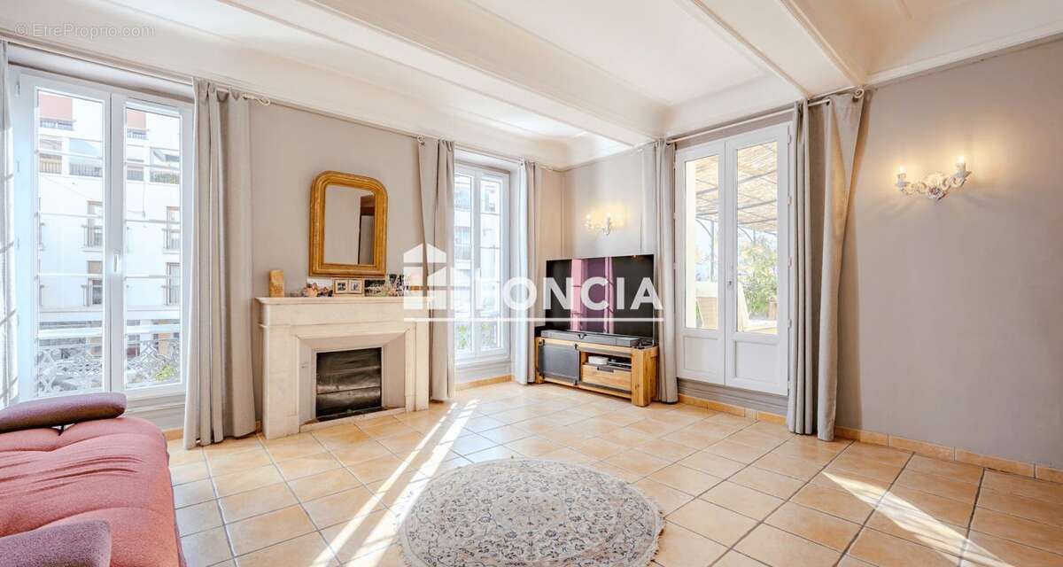 Appartement à HYERES