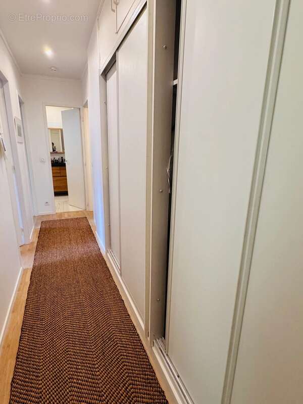 Appartement à PARIS-14E