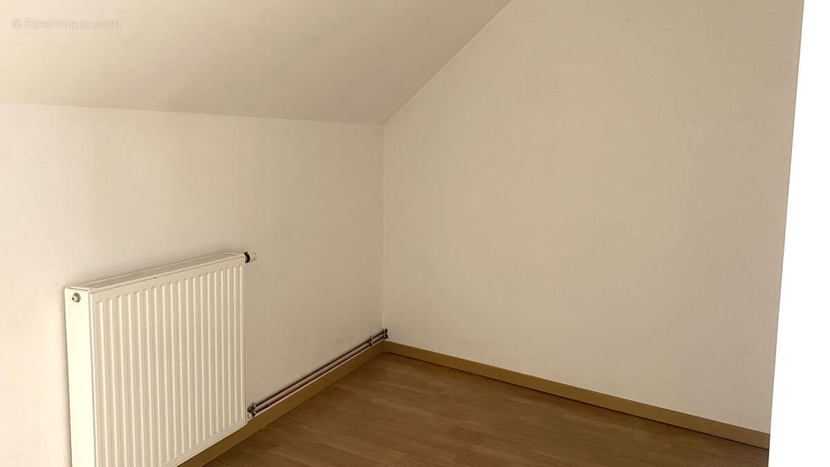 À vendre local commercial avec logement et dépendances à l'isle sur serein (89) - photo 12
