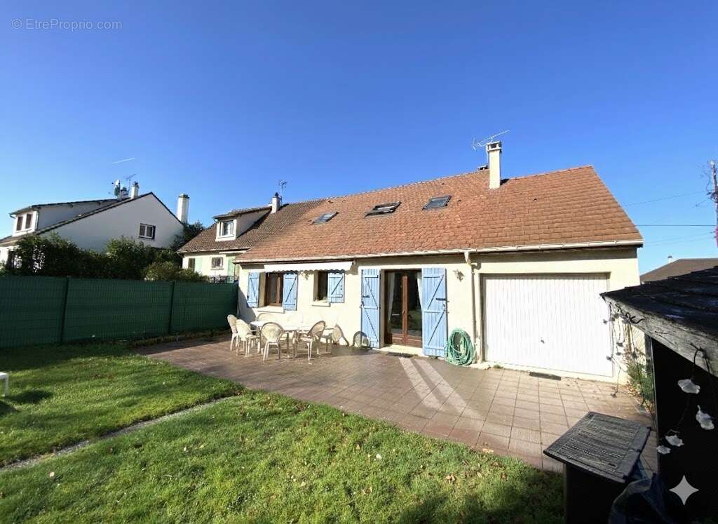 Maison à ROSNY-SUR-SEINE