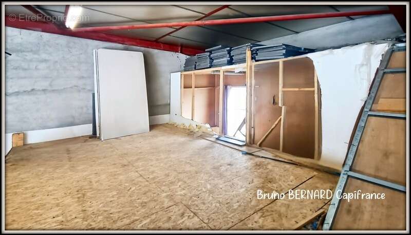 Commerce à AUREILHAN