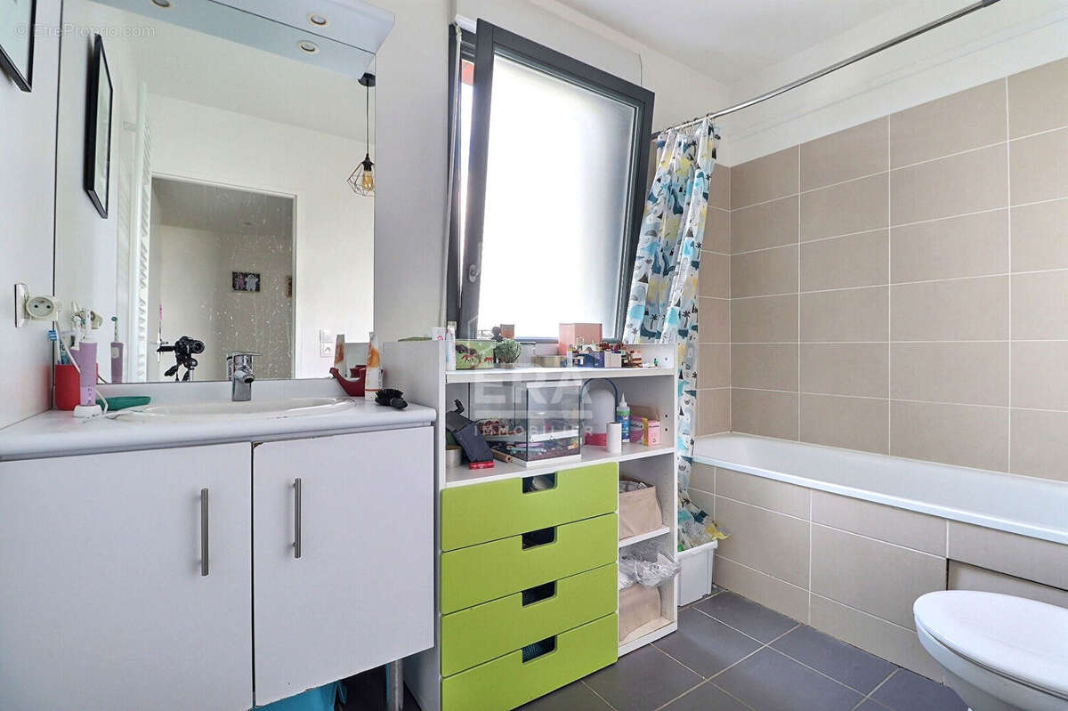Appartement à AUBERVILLIERS